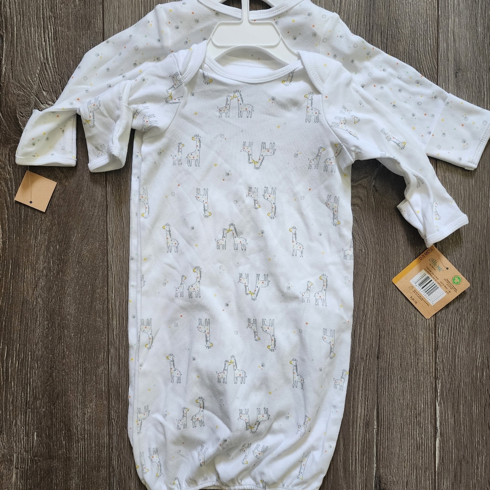 👶🏽 Newborn Onesie